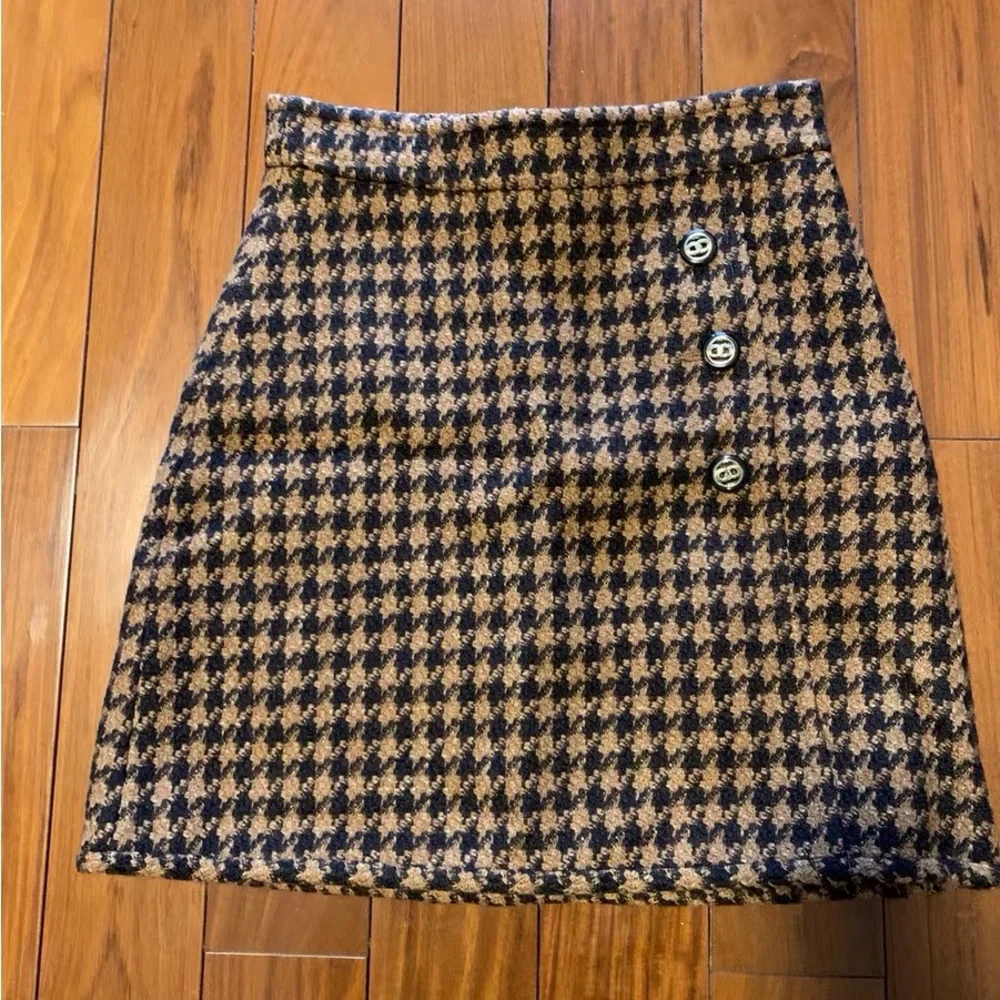 SANDRO wool Women's Brown Houndstooth Jacket and shorts set - Picture 7 of 8